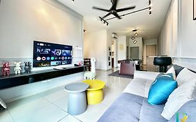 Seasons Luxury Apartment By Rr Jbcity